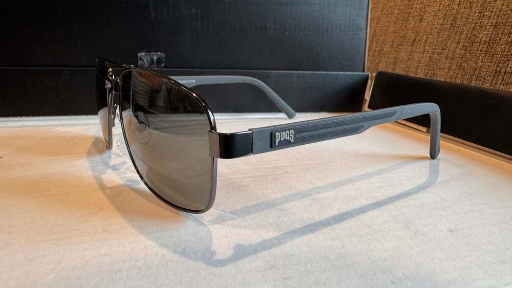 Pugs Aviator Sunglasses Black Metal Frame Gray Gradient Lens